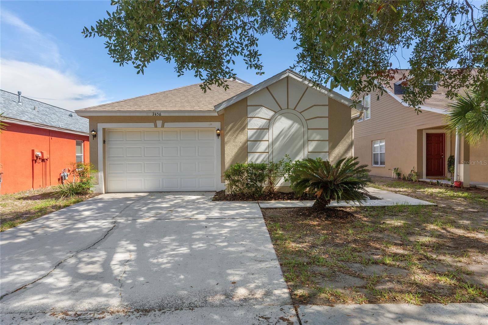 Single Family Residence in APOLLO BEACH, FL - Daniel Dourado