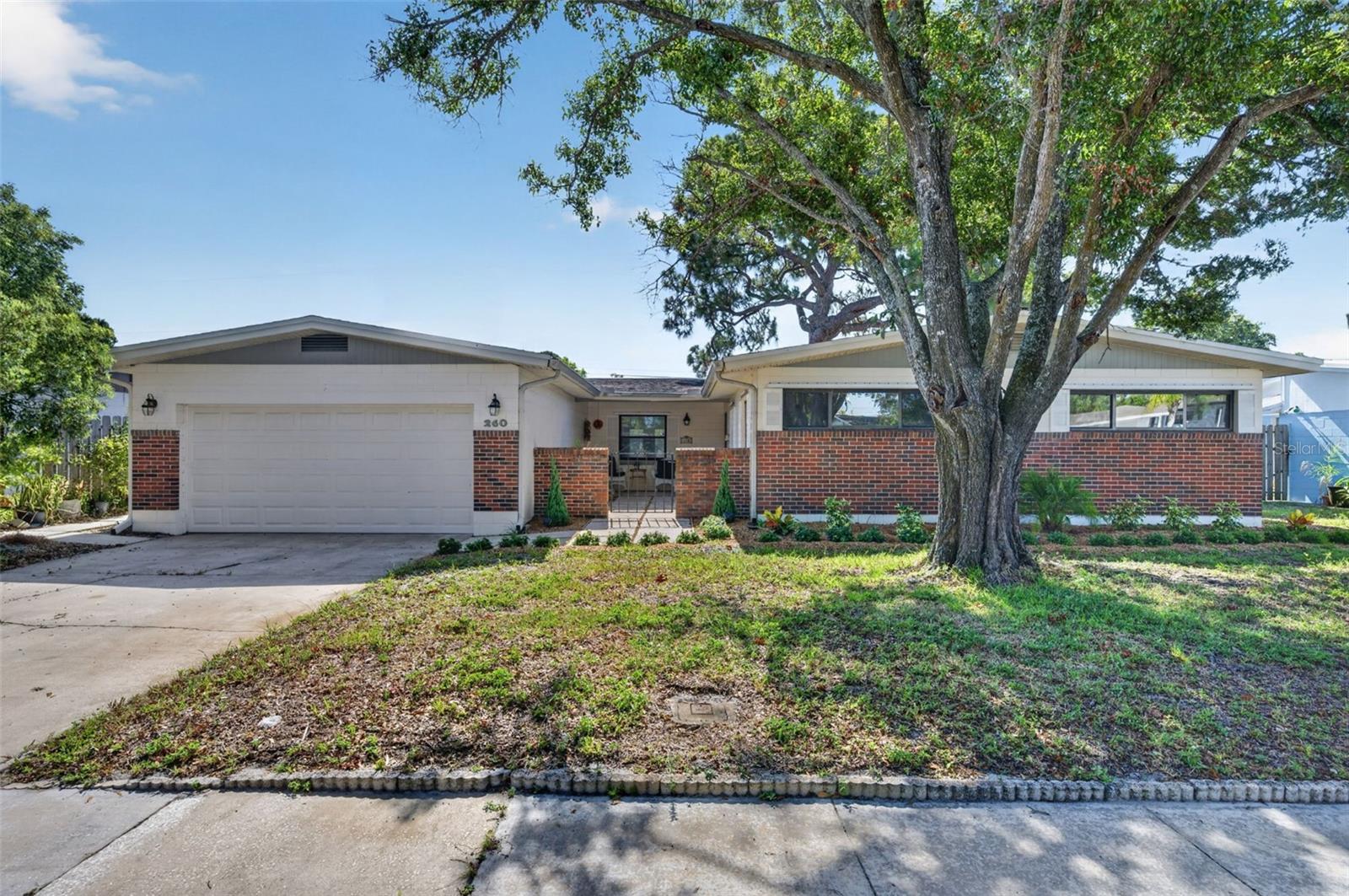 Single Family Residence em MERRITT ISLAND, FL - Daniel Dourado