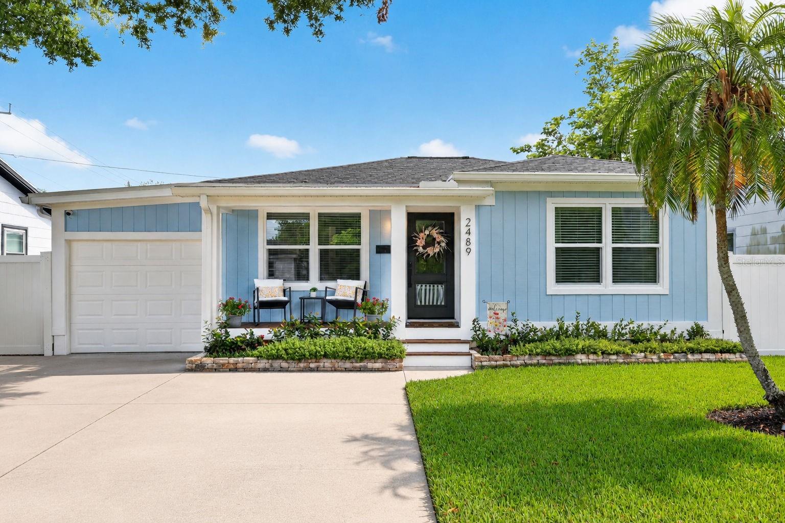 Single Family Residence in ST PETERSBURG, FL - Daniel Dourado