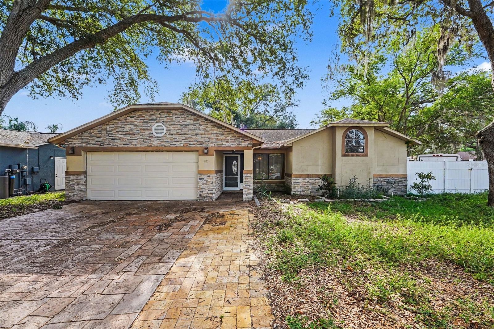 Single Family Residence in PALM HARBOR, FL - Daniel Dourado