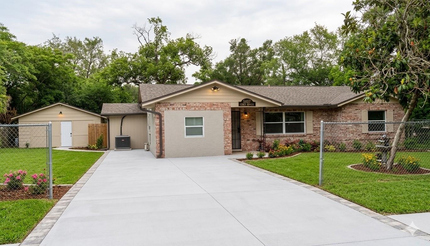 Single Family Residence in ORLANDO, FL - Daniel Dourado