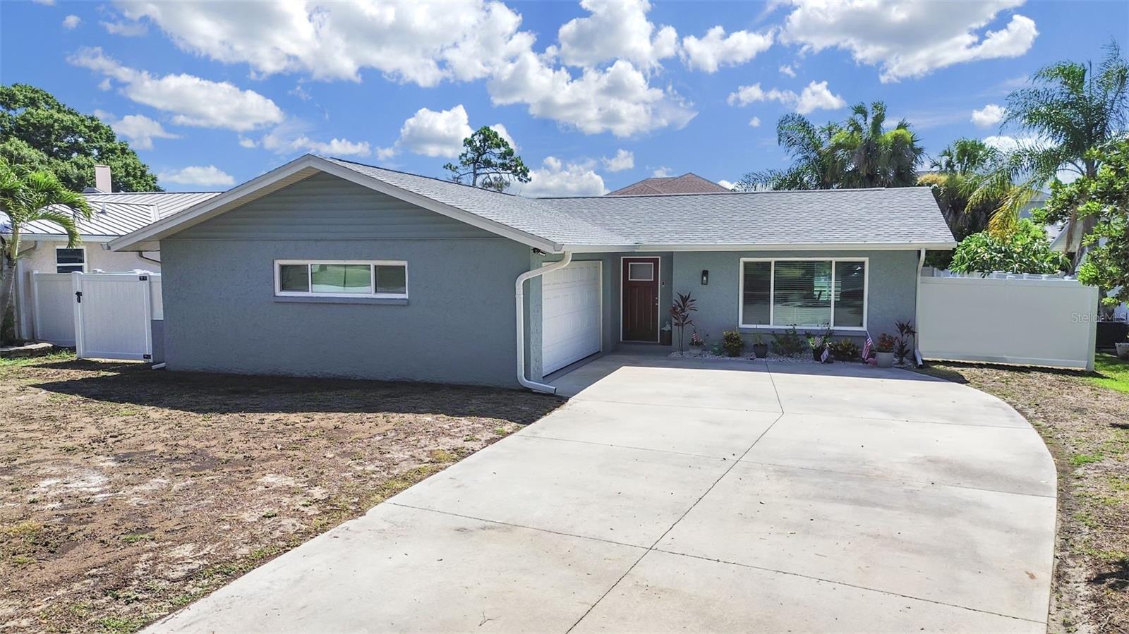 Single Family Residence in TARPON SPRINGS, FL - Daniel Dourado