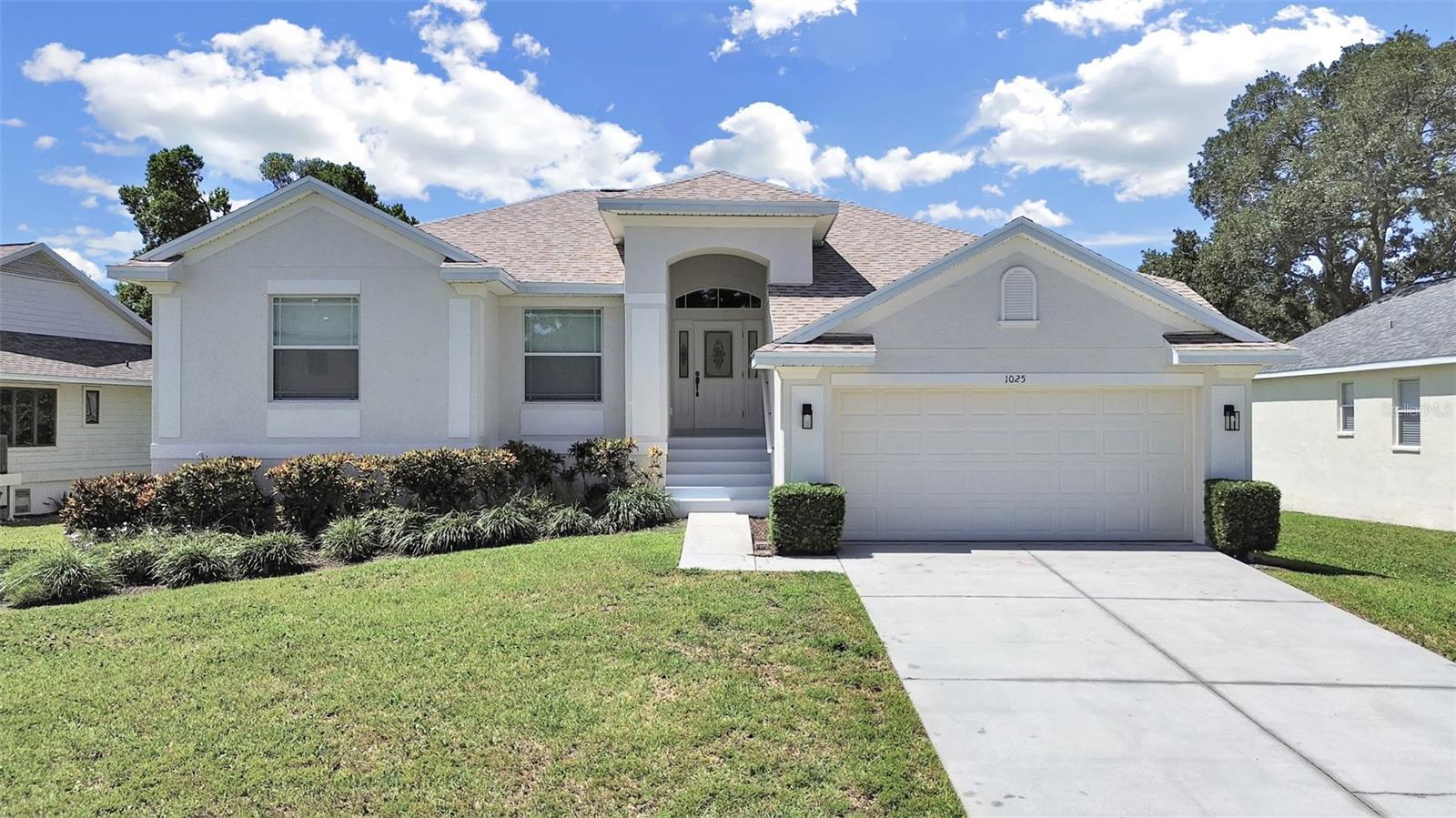Single Family Residence in TARPON SPRINGS, FL - Daniel Dourado