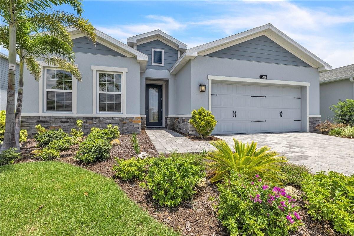 Single Family Residence em PORT CHARLOTTE, FL - Daniel Dourado