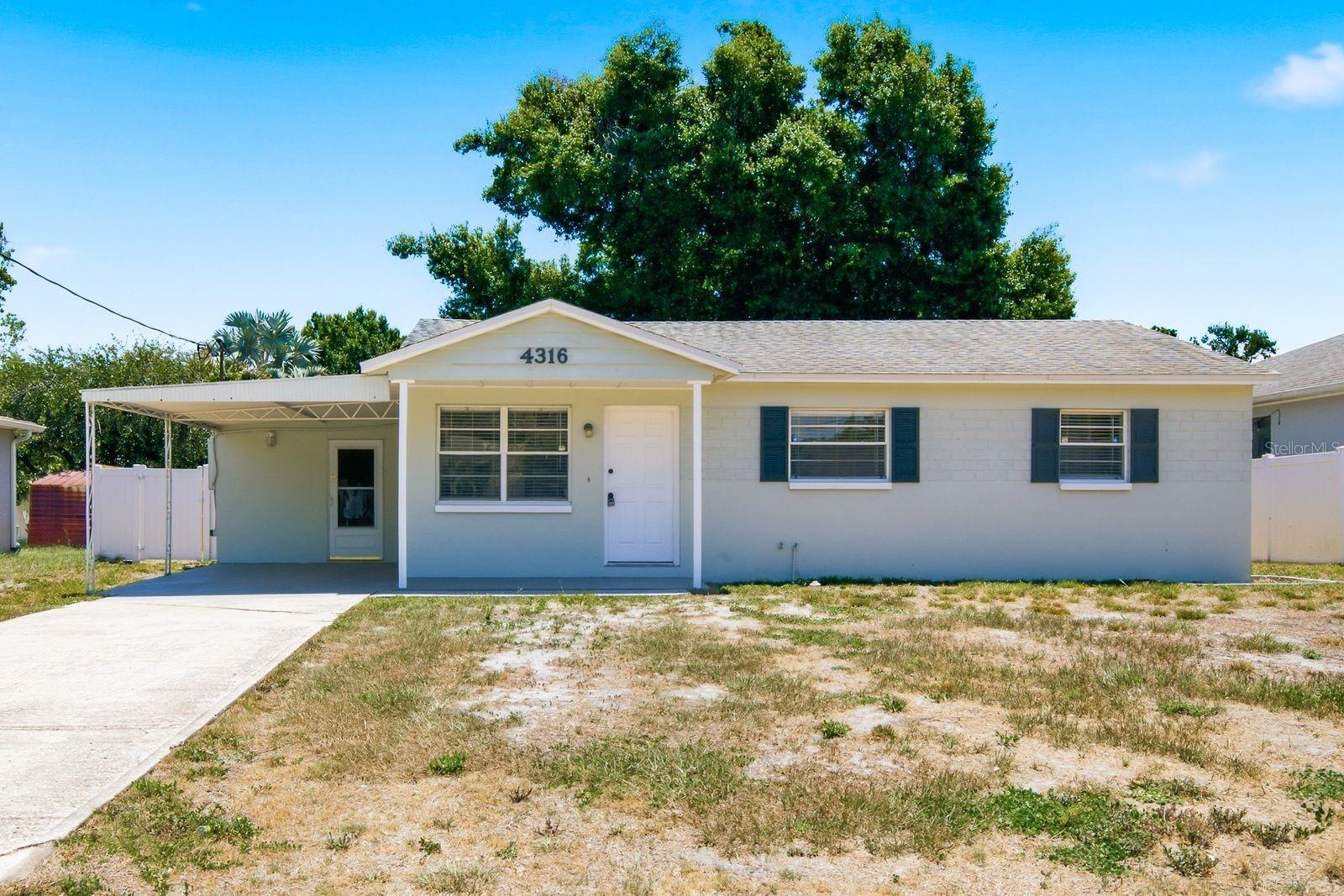 Single Family Residence in TAMPA, FL - Daniel Dourado