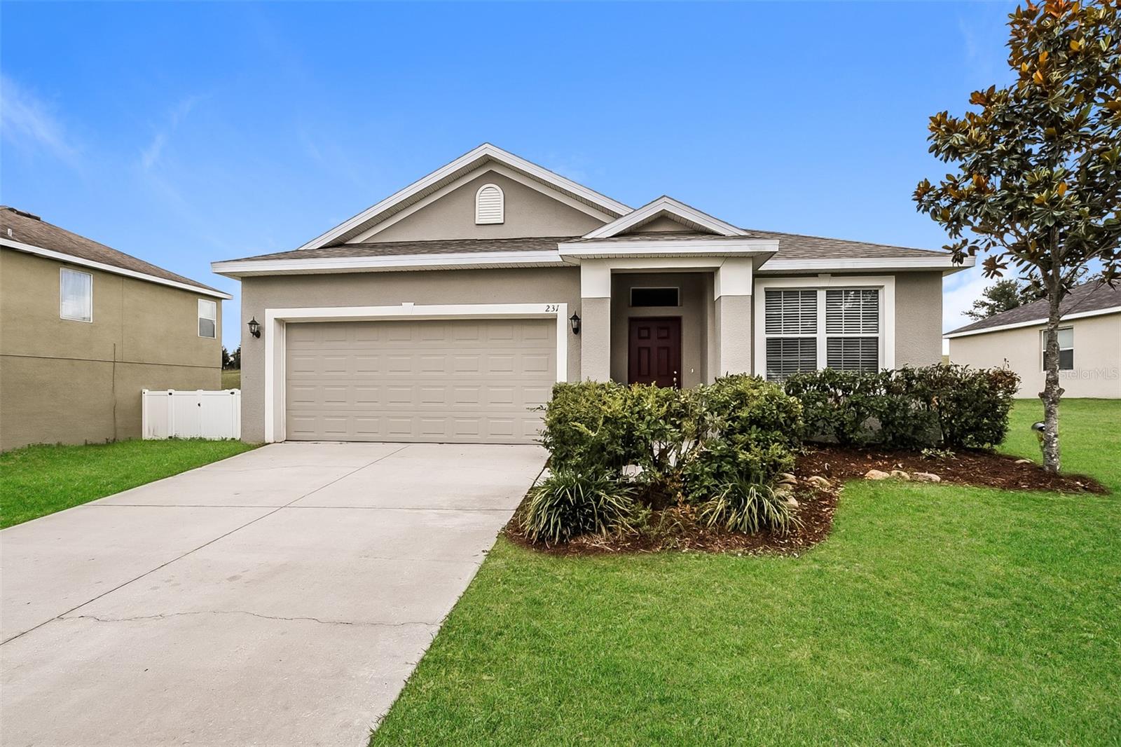 Single Family Residence in GROVELAND, FL - Daniel Dourado