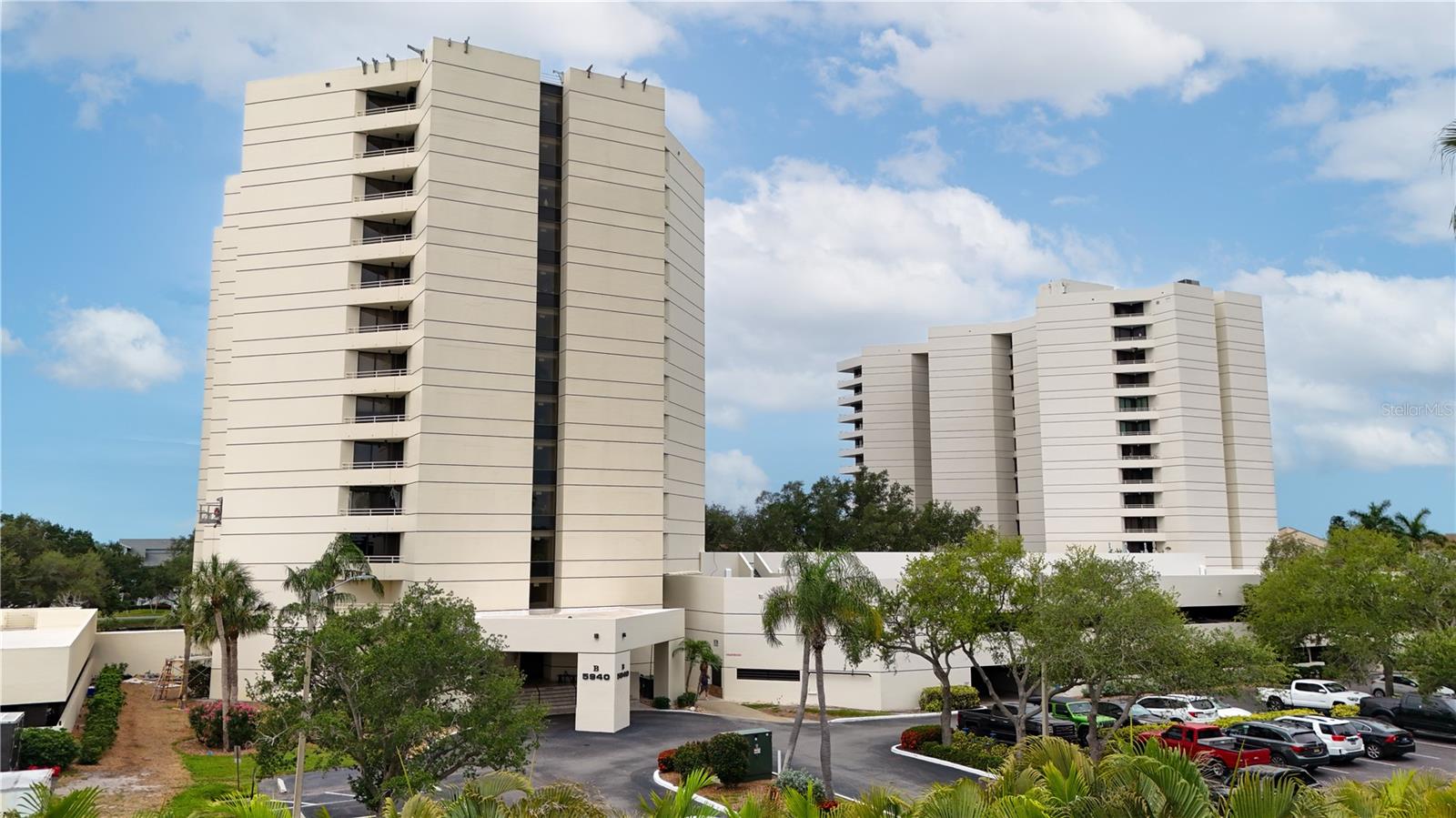 Condominium in ST PETERSBURG, FL - Daniel Dourado