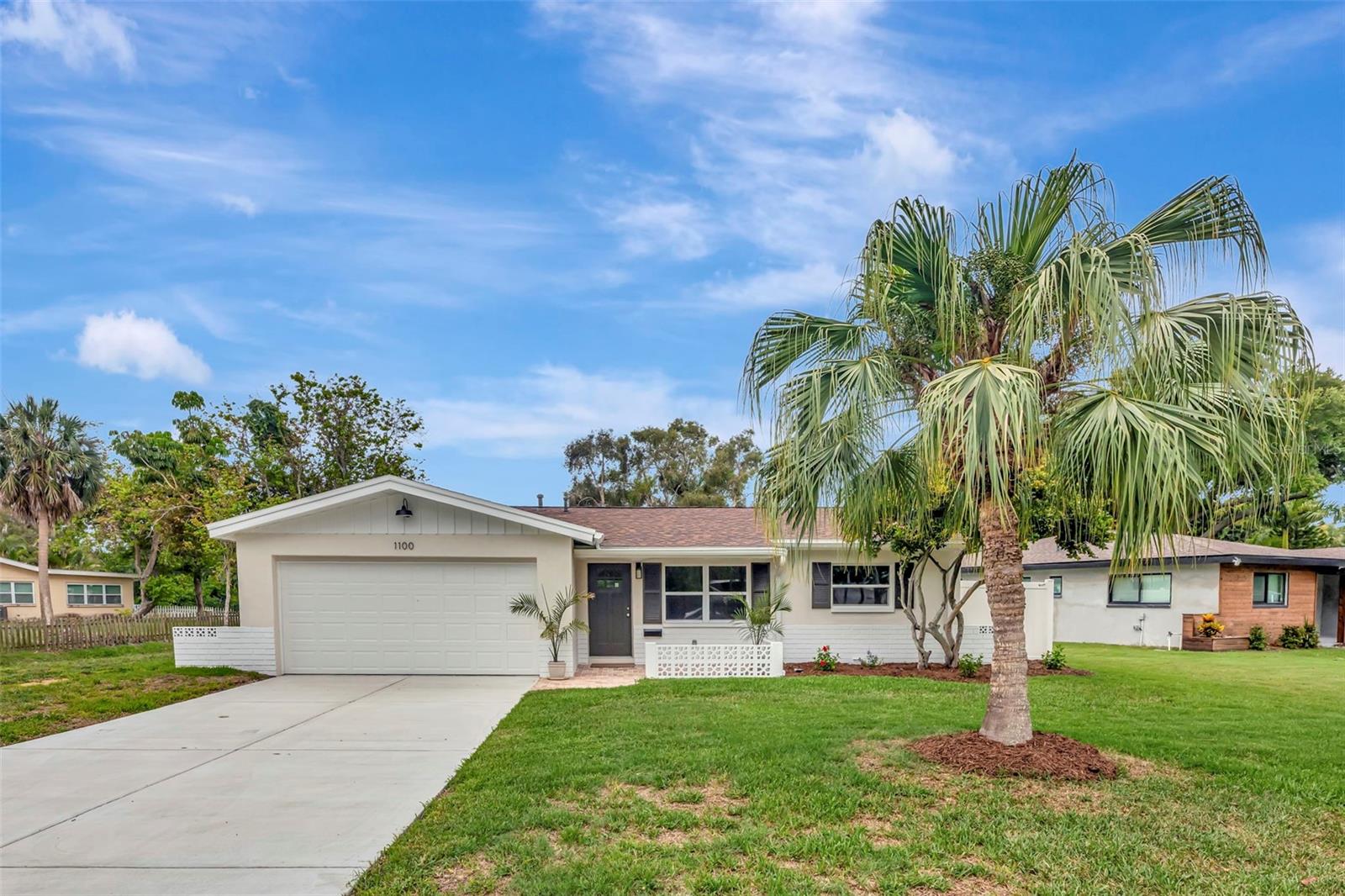 Single Family Residence in ST PETERSBURG, FL - Daniel Dourado