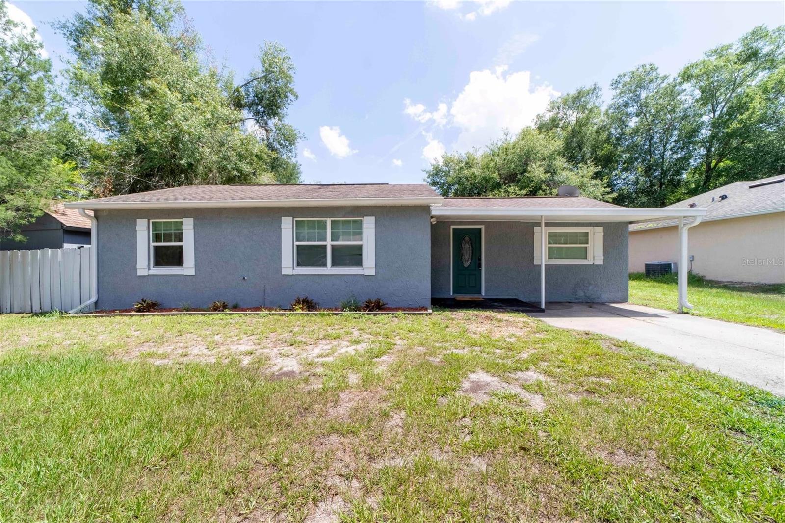 Single Family Residence in DEBARY, FL - Daniel Dourado