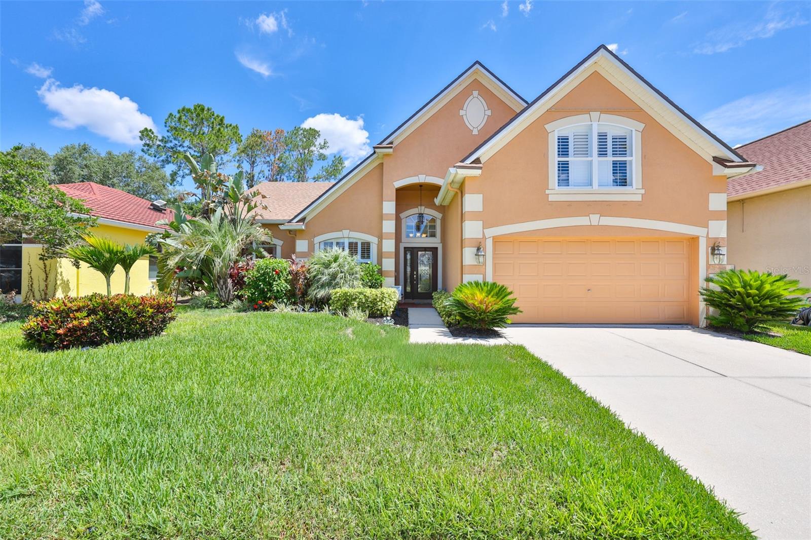 Single Family Residence in APOLLO BEACH, FL - Daniel Dourado