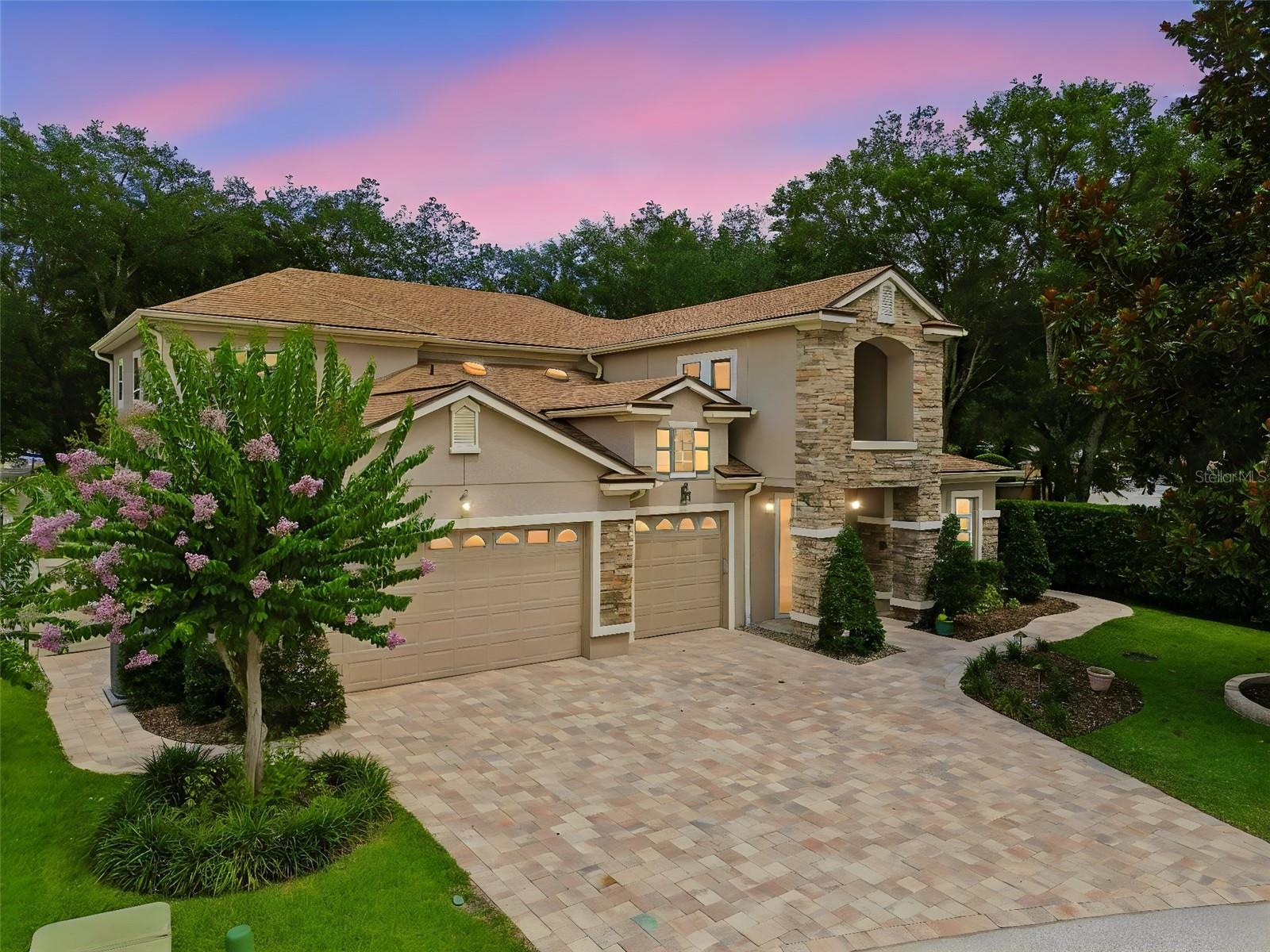 Single Family Residence em OVIEDO, FL - Daniel Dourado