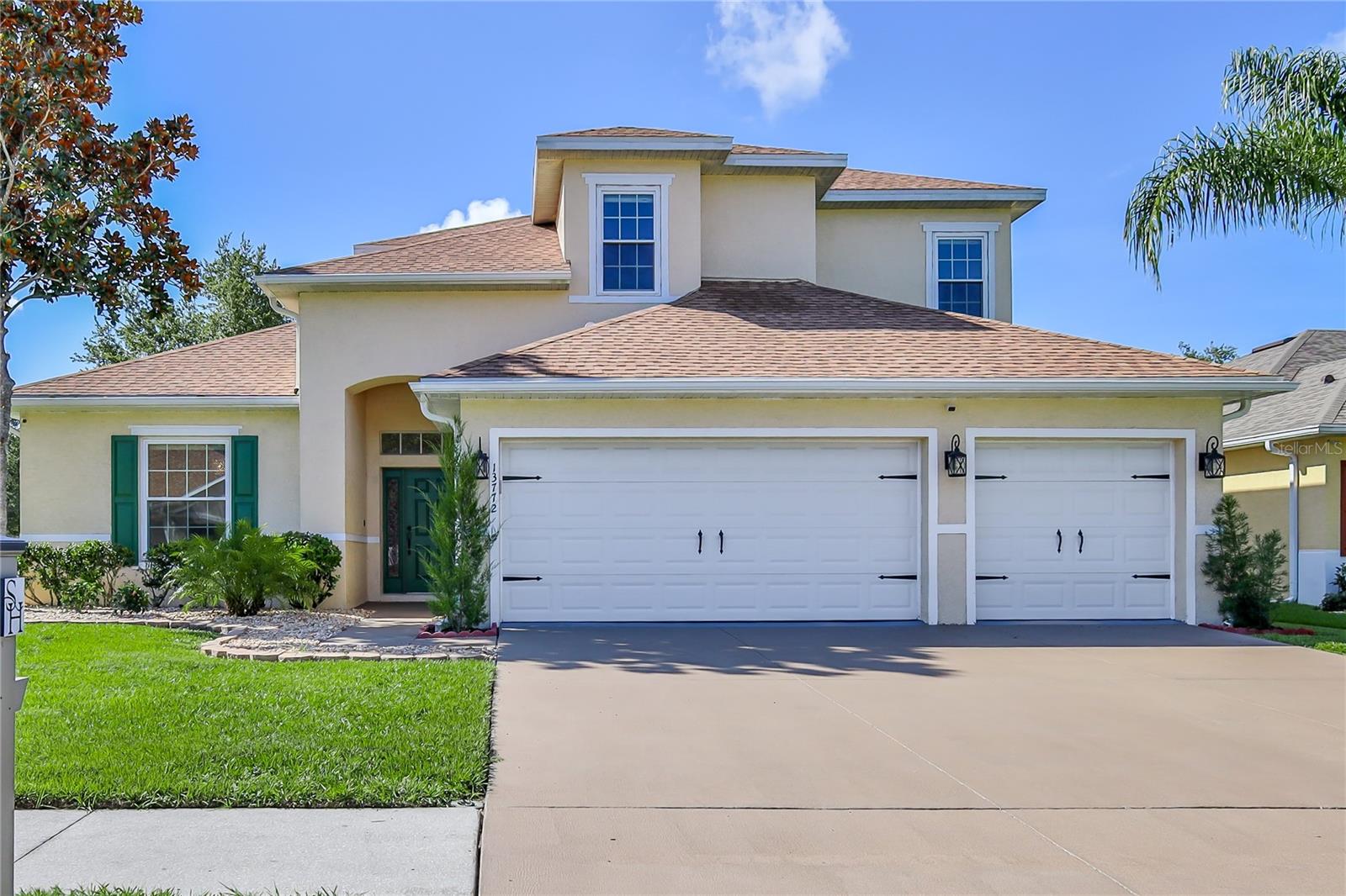 Single Family Residence in SPRING HILL, FL - Daniel Dourado