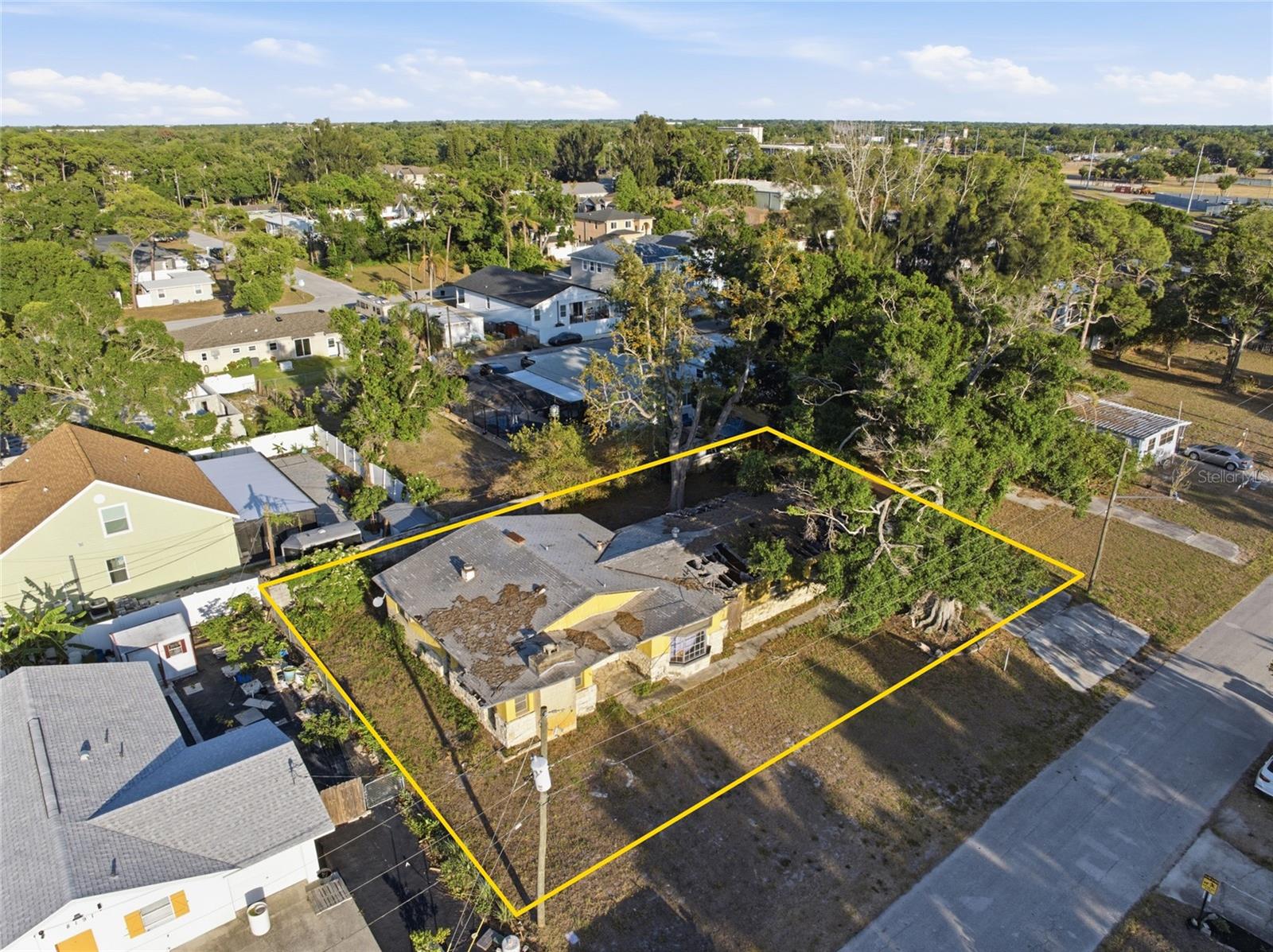 Single Family Residence em PINELLAS PARK, FL - Daniel Dourado