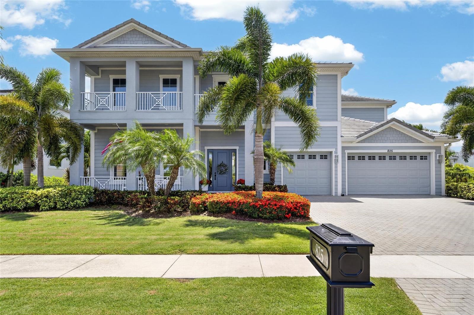 Single Family Residence in APOLLO BEACH, FL - Daniel Dourado