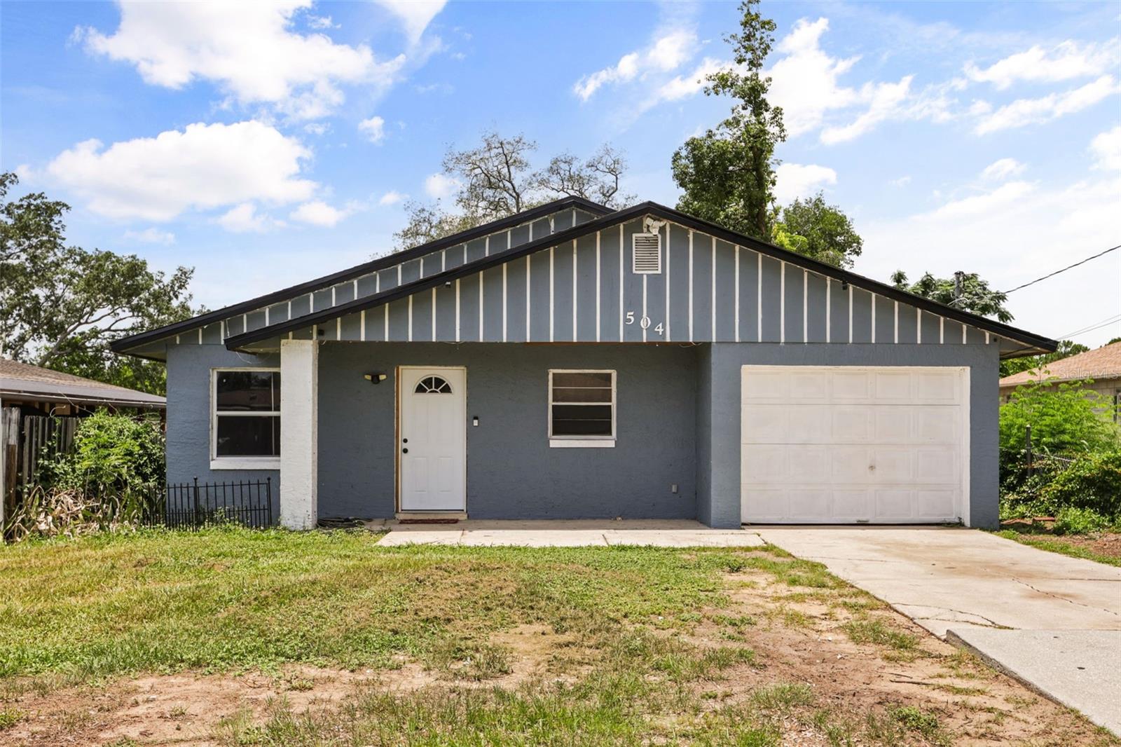 Single Family Residence in ORLANDO, FL - Daniel Dourado