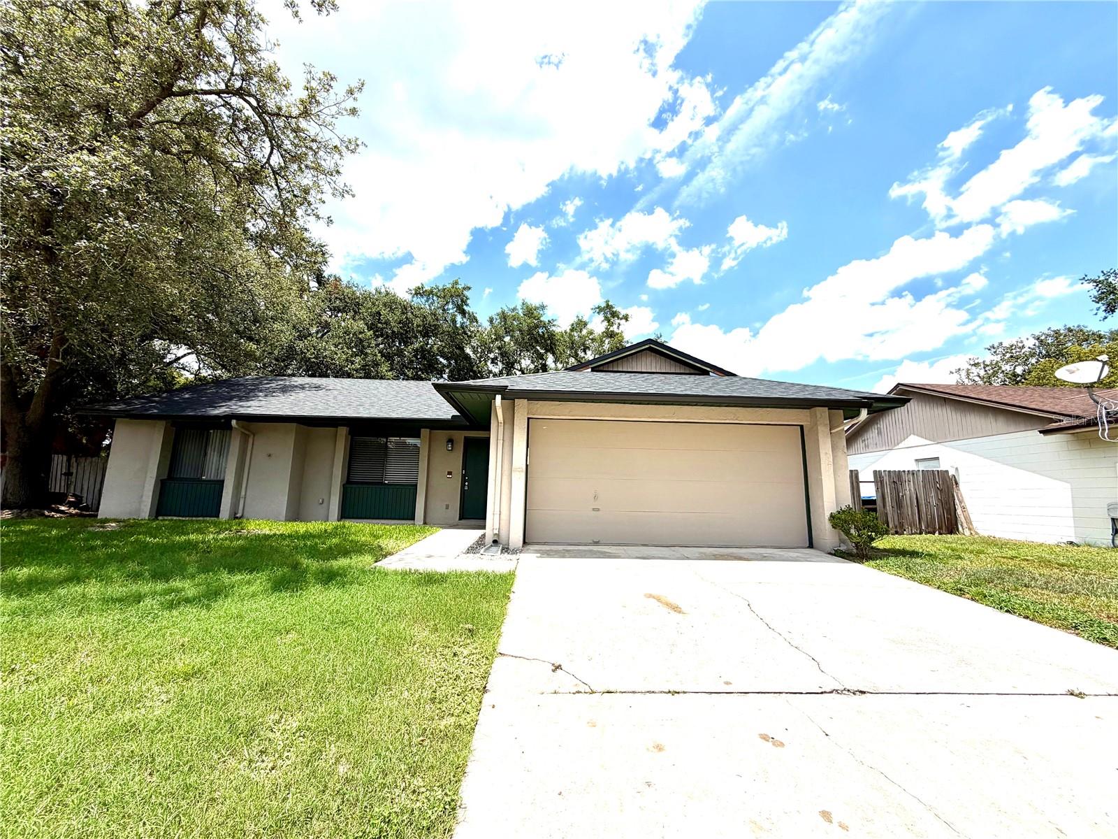 Single Family Residence in ORLANDO, FL - Daniel Dourado