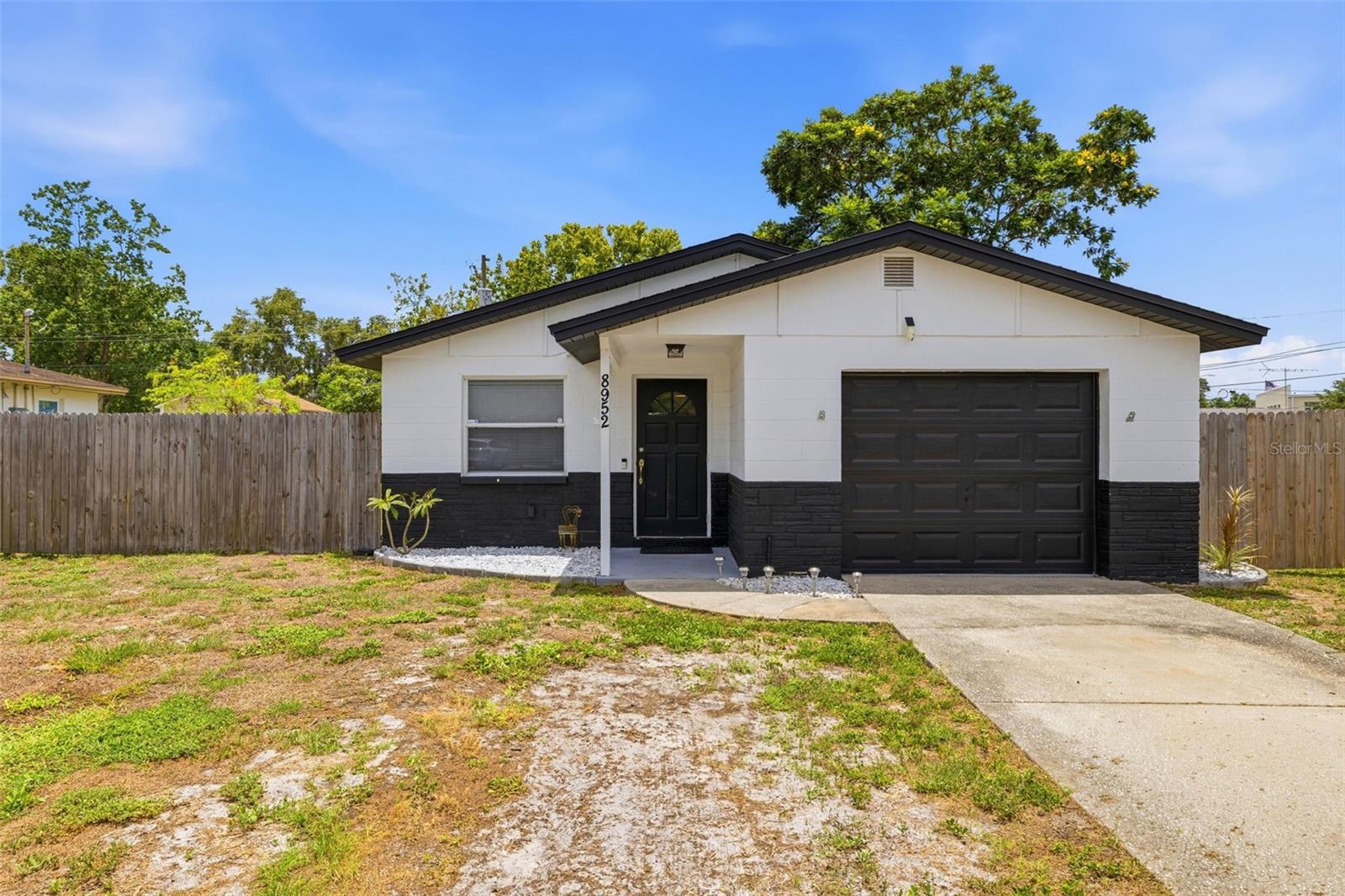Single Family Residence em SEMINOLE, FL - Daniel Dourado