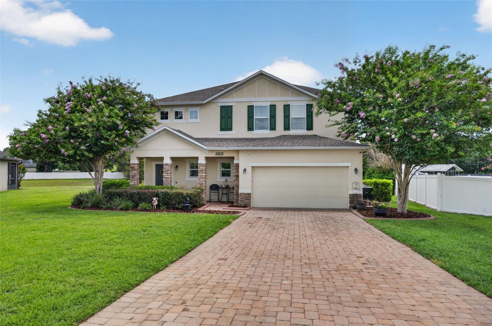 Single Family Residence in SORRENTO, FL - Daniel Dourado