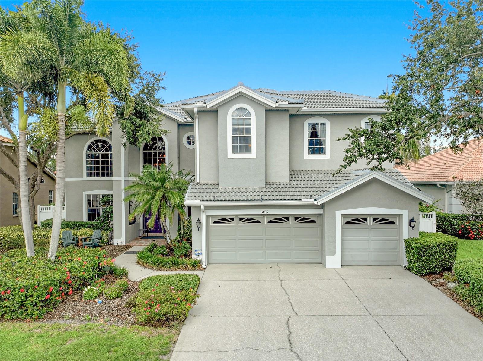 Single Family Residence in ST PETERSBURG, FL - Daniel Dourado
