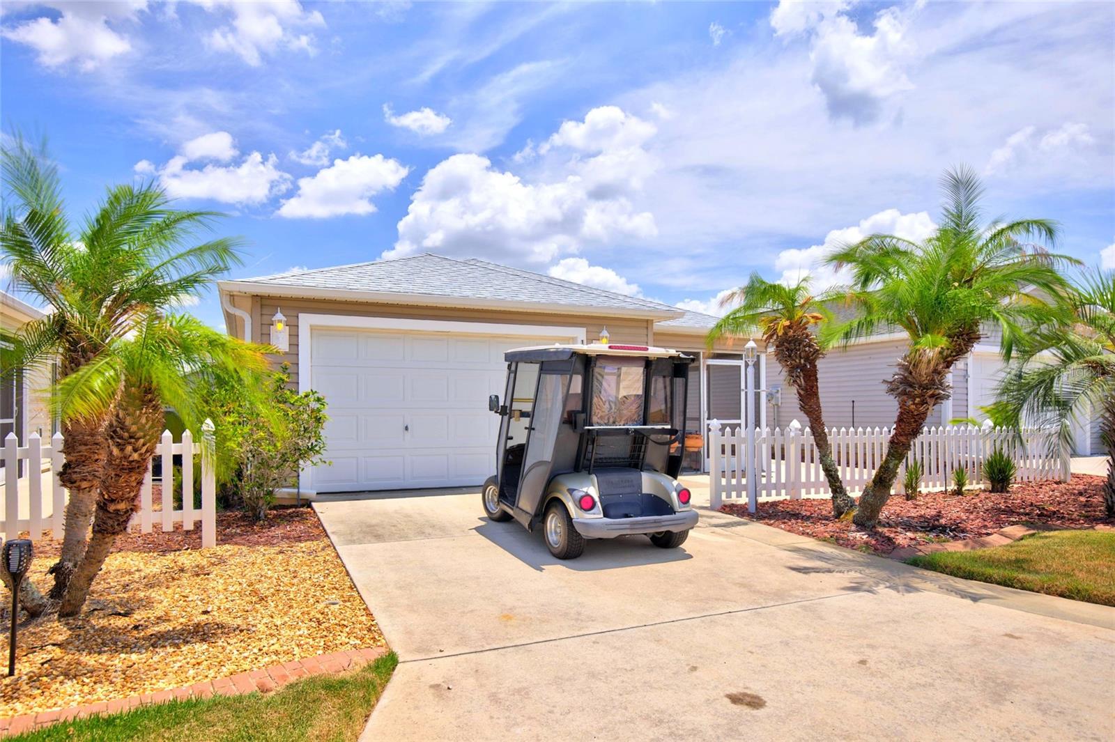 Single Family Residence in THE VILLAGES, FL - Daniel Dourado