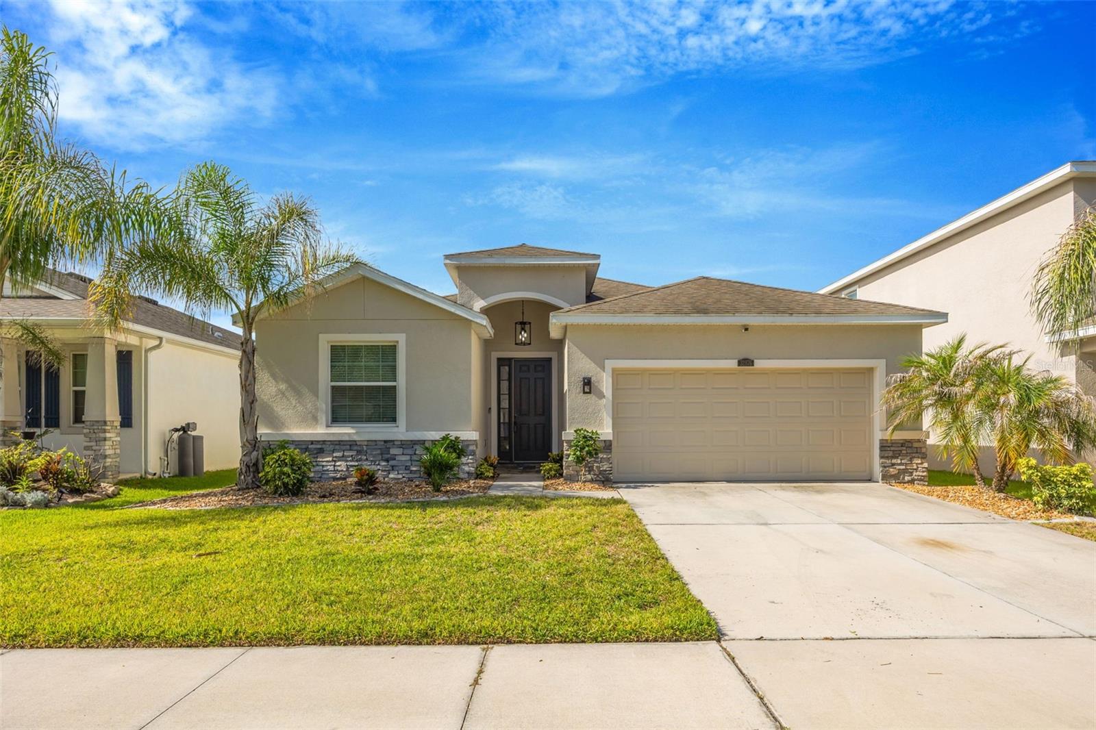 Single Family Residence em WESLEY CHAPEL, FL - Daniel Dourado