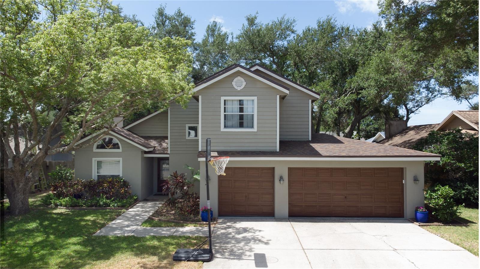 Single Family Residence in PALM HARBOR, FL - Daniel Dourado