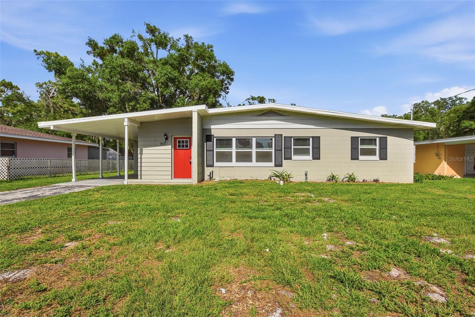 Single Family Residence in ORLANDO, FL - Daniel Dourado