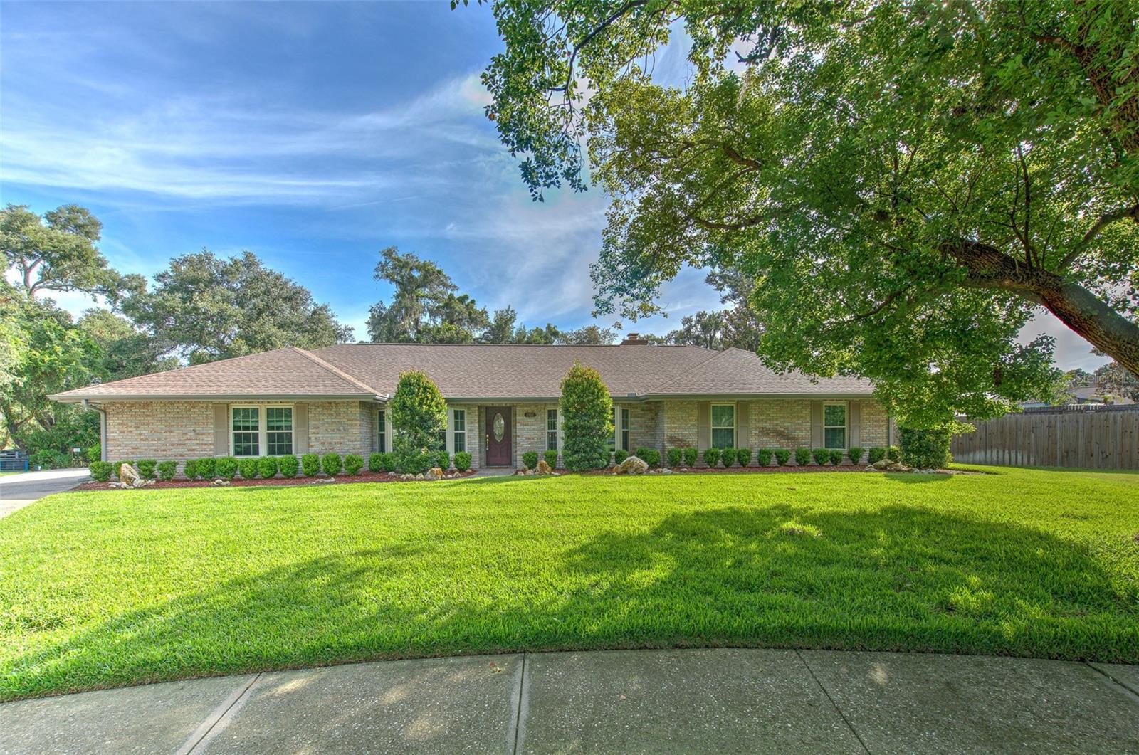 Single Family Residence in DOVER, FL - Daniel Dourado