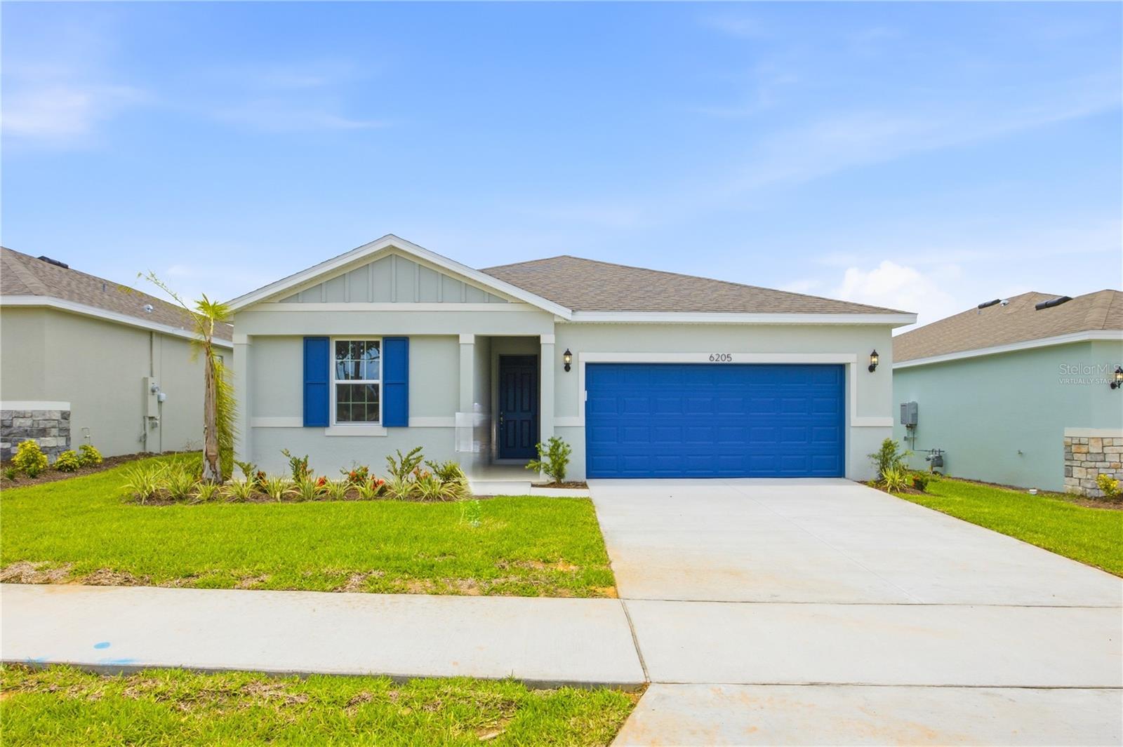 Single Family Residence in OKAHUMPKA, FL - Daniel Dourado