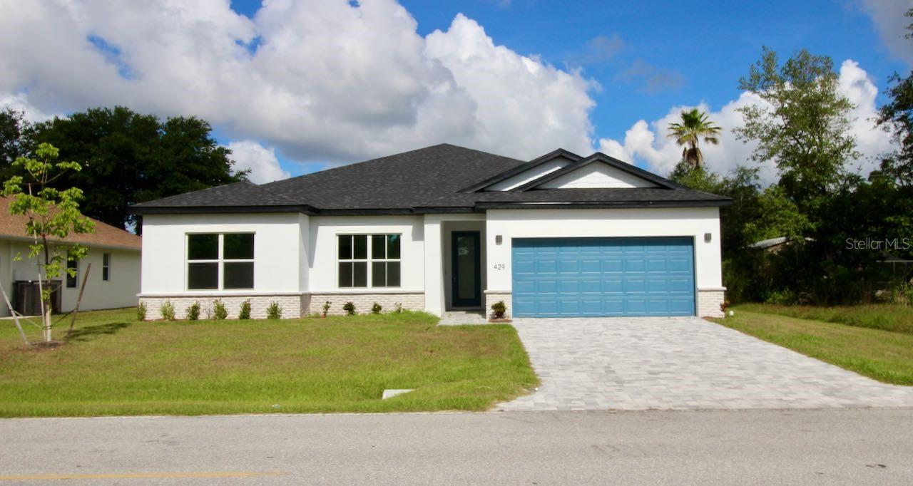 Single Family Residence em PORT CHARLOTTE, FL - Daniel Dourado