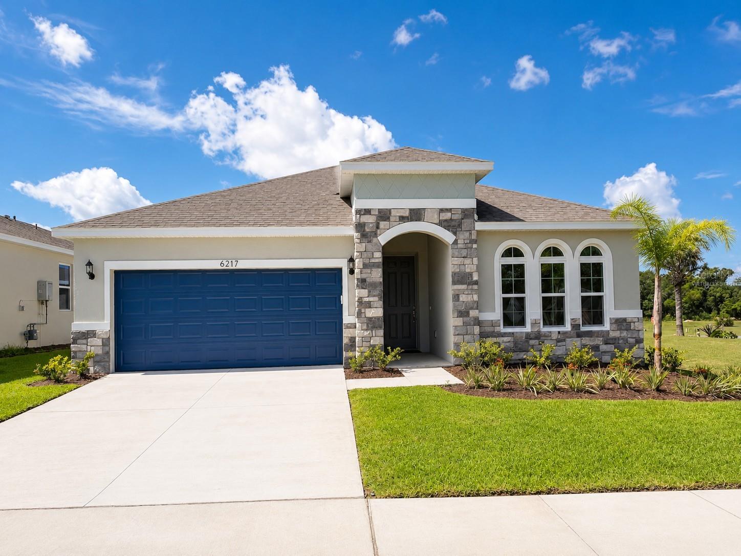 Single Family Residence in OKAHUMPKA, FL - Daniel Dourado