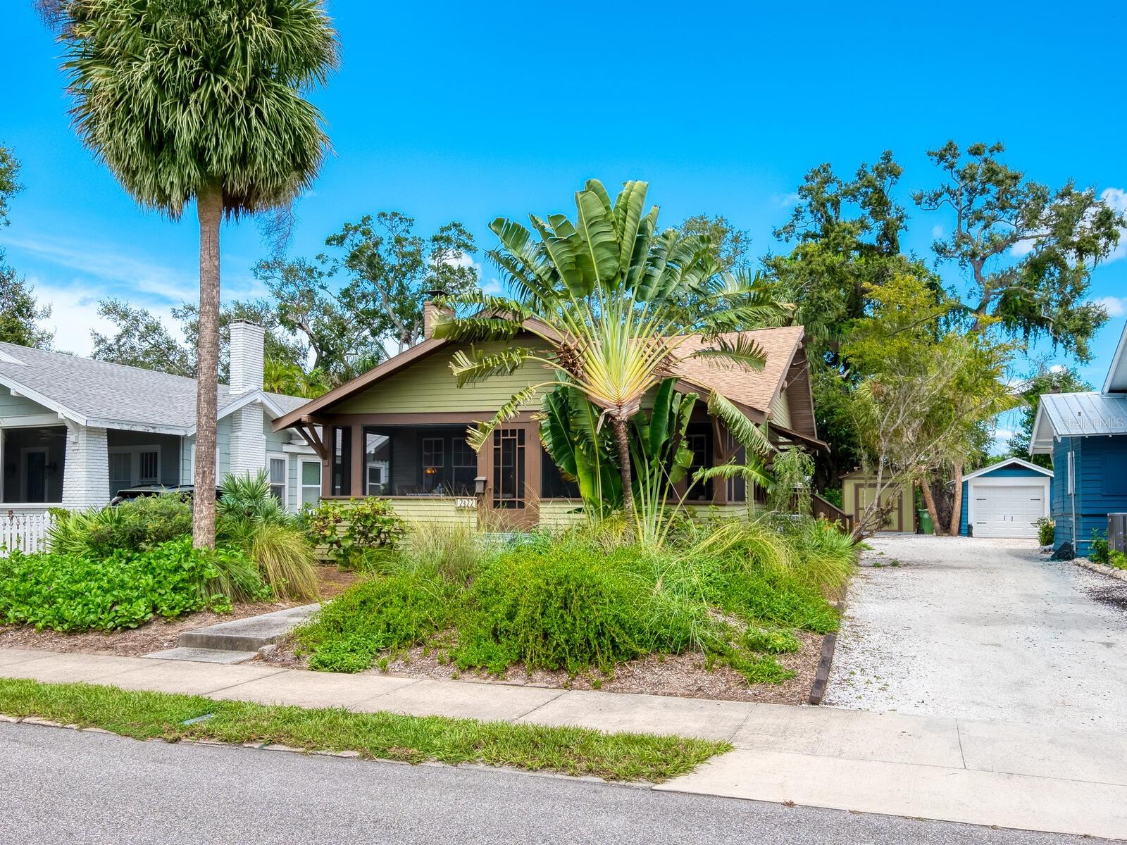 Single Family Residence in BRADENTON, FL - Daniel Dourado
