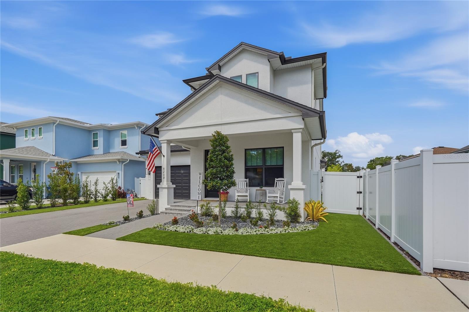 Single Family Residence in TAMPA, FL - Daniel Dourado