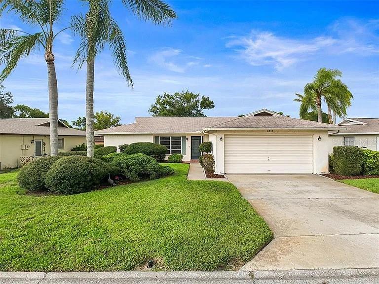 Single Family Residence em PORT RICHEY, FL - Daniel Dourado