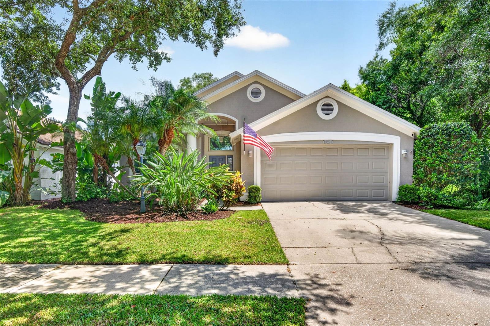 Single Family Residence in TAMPA, FL - Daniel Dourado