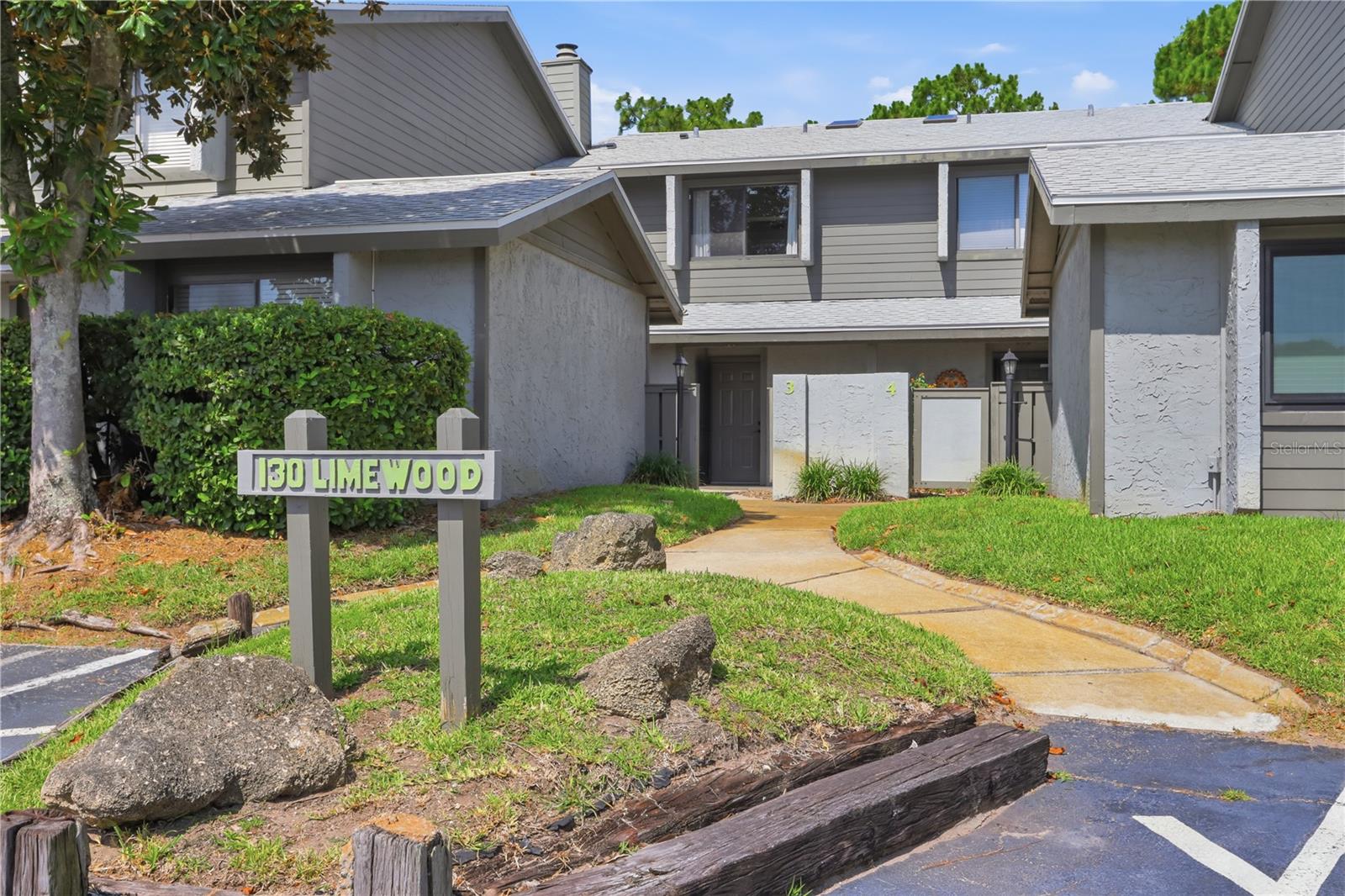 Condominium in ORMOND BEACH, FL - Daniel Dourado