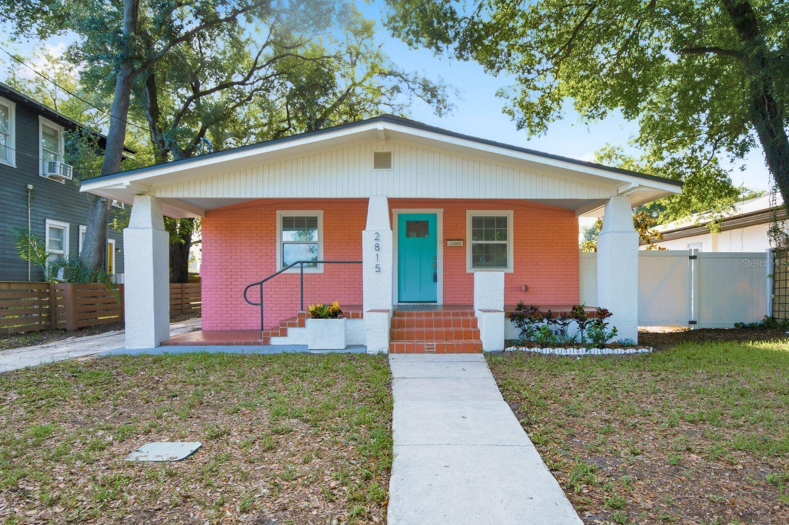 Single Family Residence in TAMPA, FL - Daniel Dourado