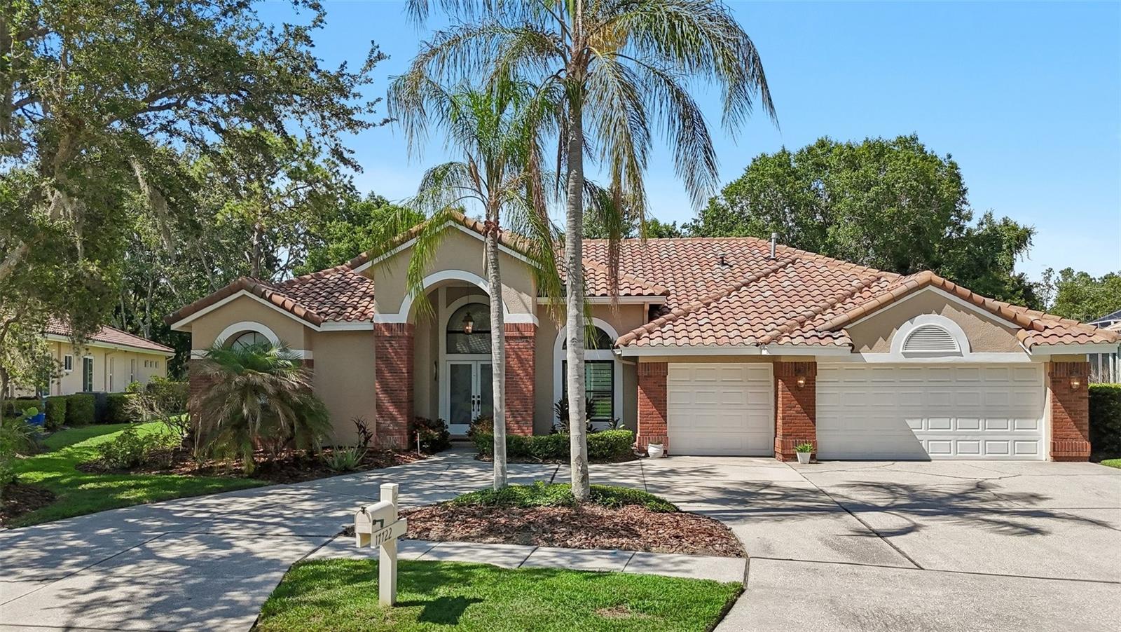 Single Family Residence in TAMPA, FL - Daniel Dourado