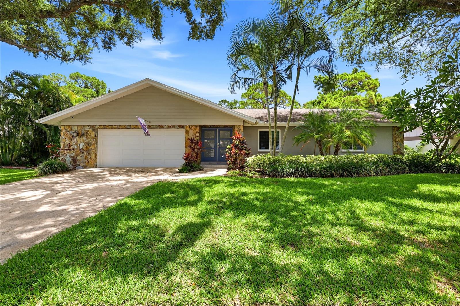 Single Family Residence em CLEARWATER, FL - Daniel Dourado