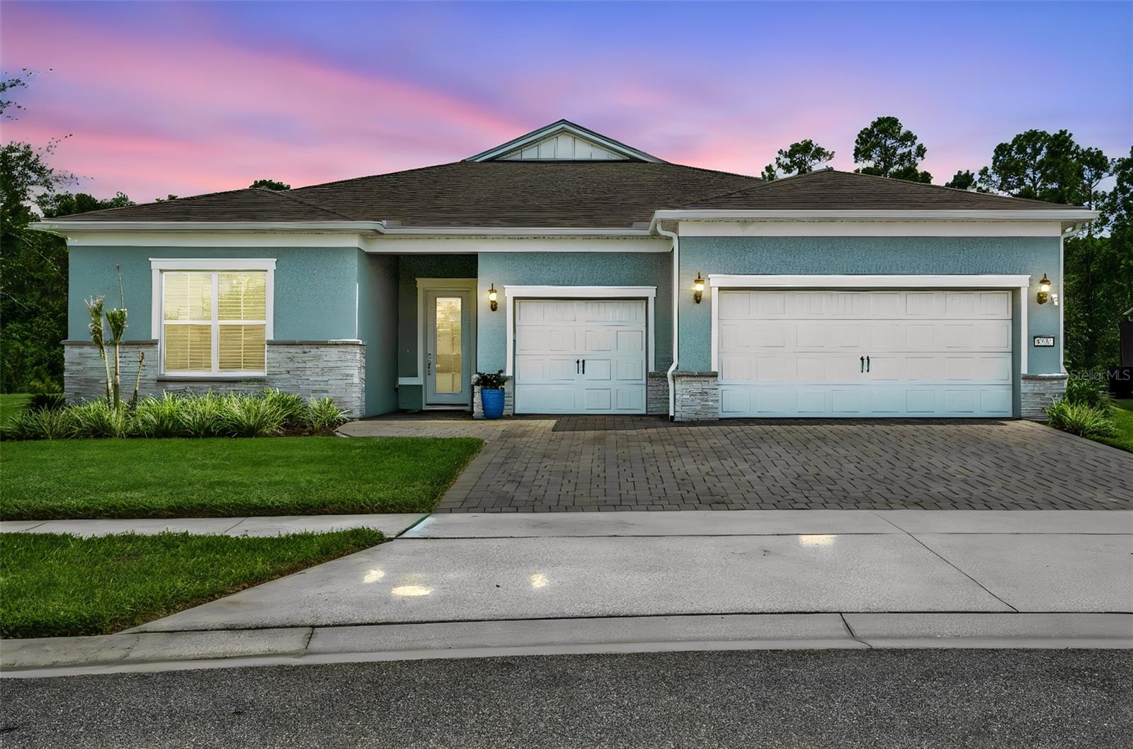Single Family Residence in ST CLOUD, FL - Daniel Dourado
