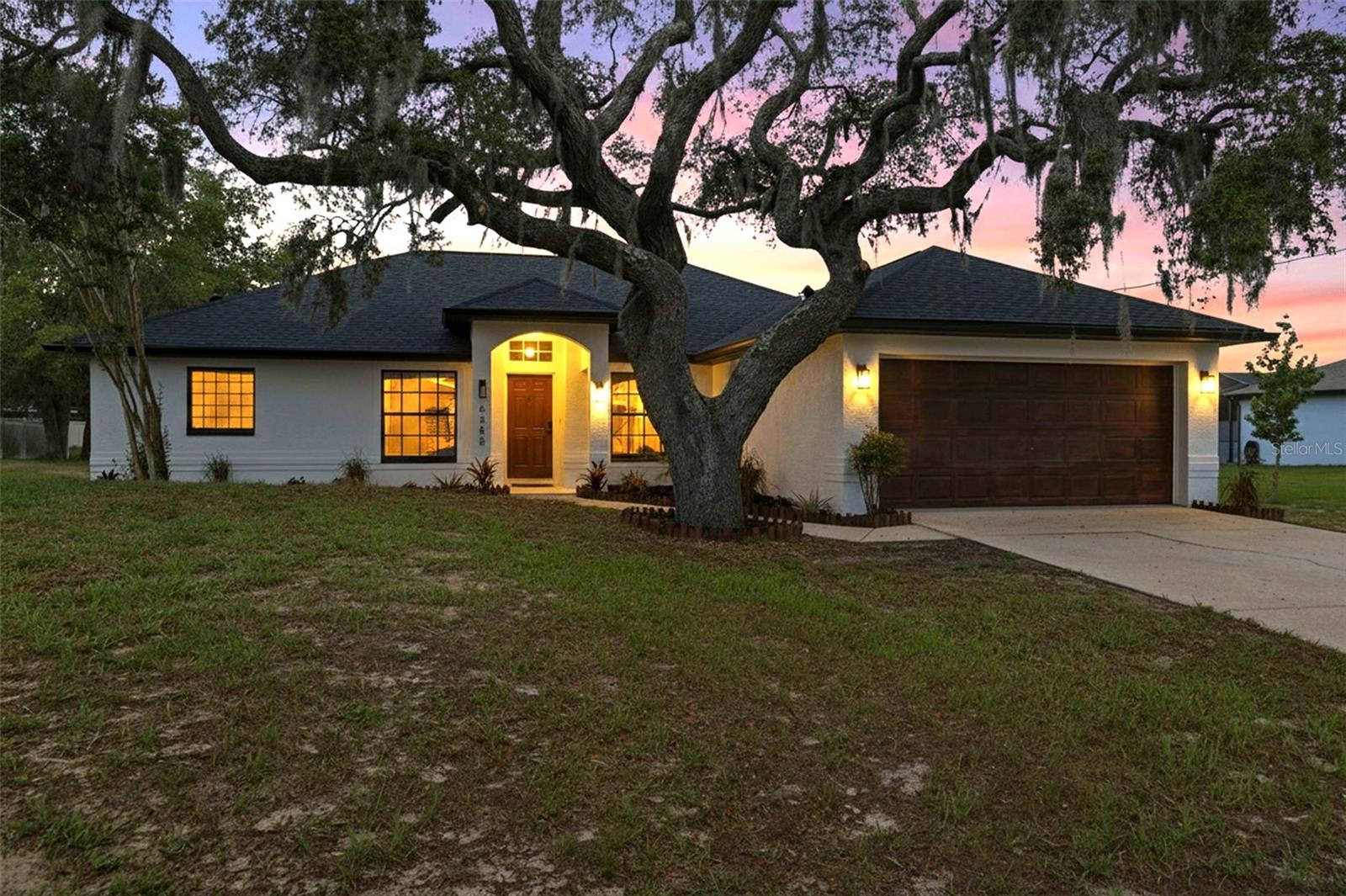 Single Family Residence in SPRING HILL, FL - Daniel Dourado