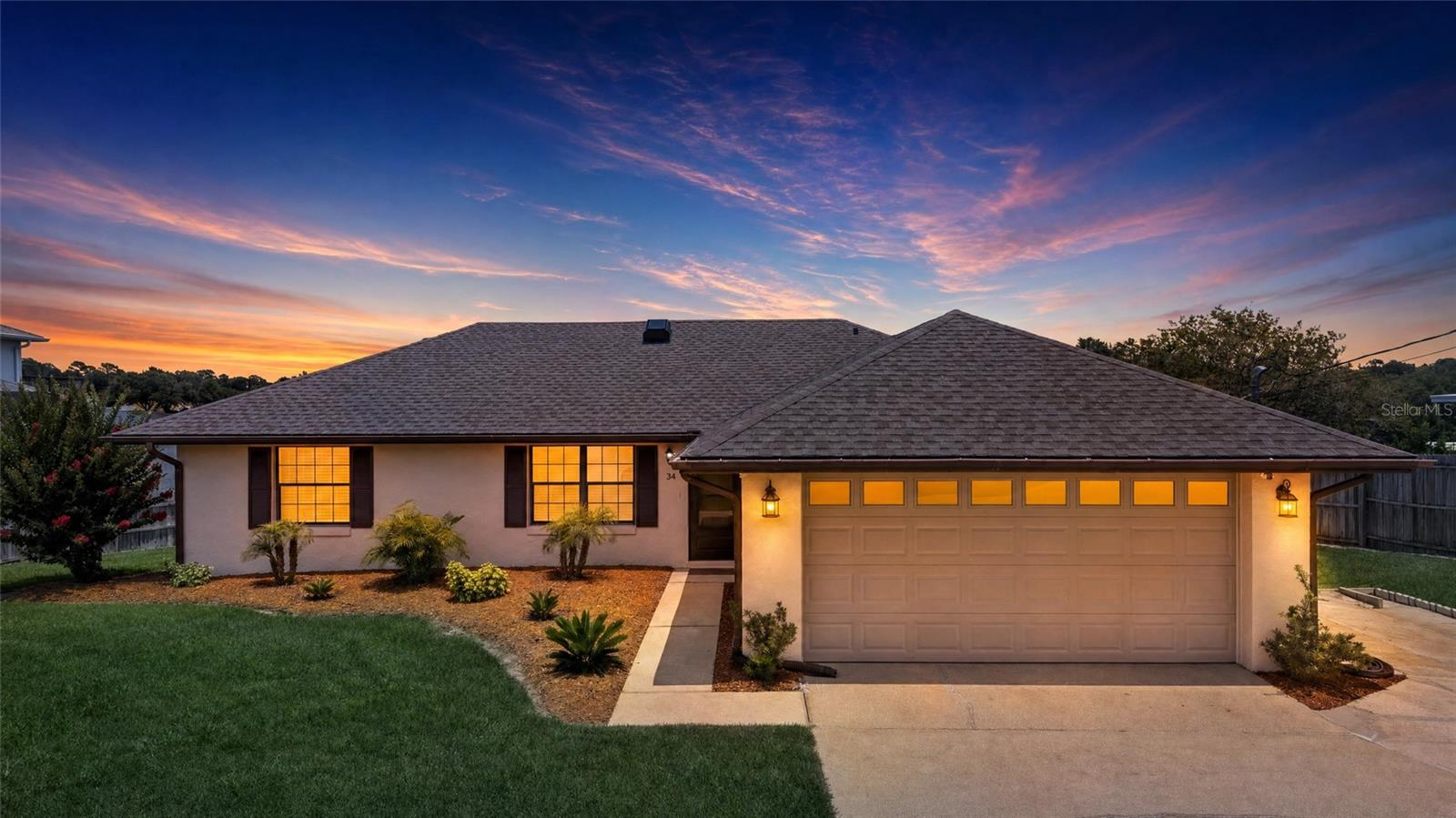 Single Family Residence in DEBARY, FL - Daniel Dourado