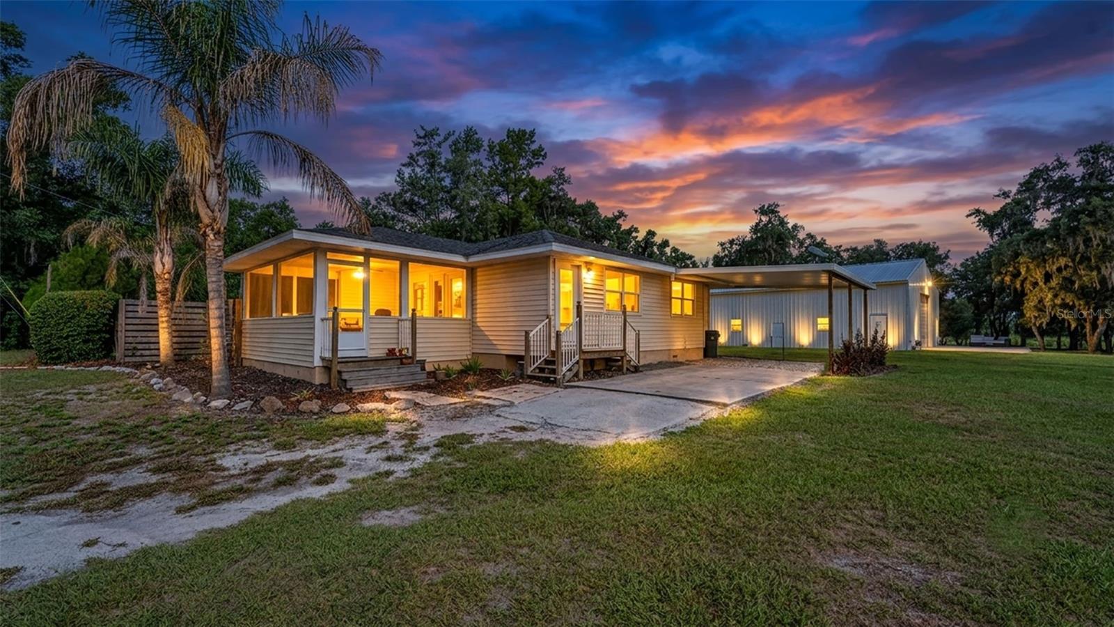 Single Family Residence em POLK CITY, FL - Daniel Dourado