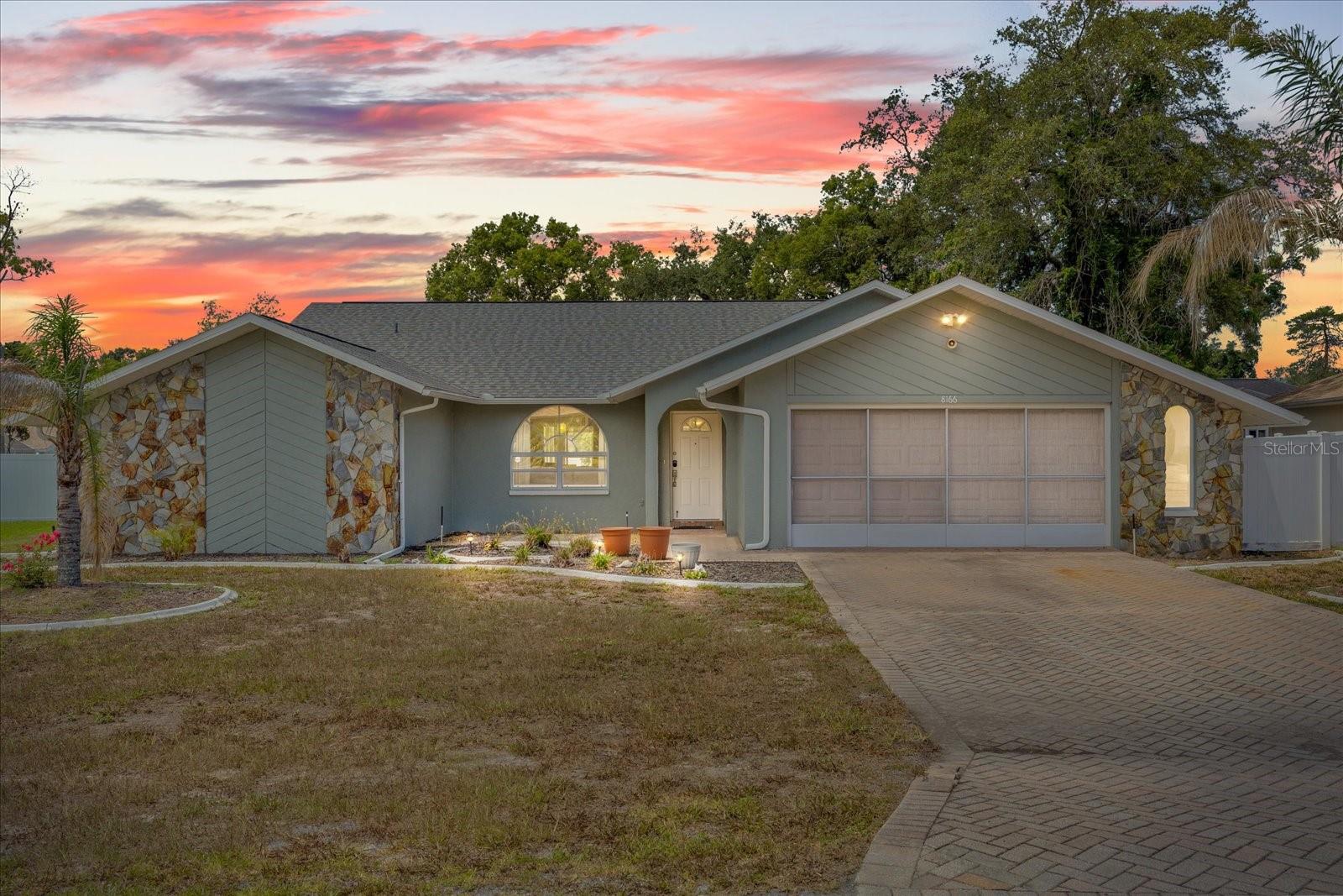 Single Family Residence in SPRING HILL, FL - Daniel Dourado