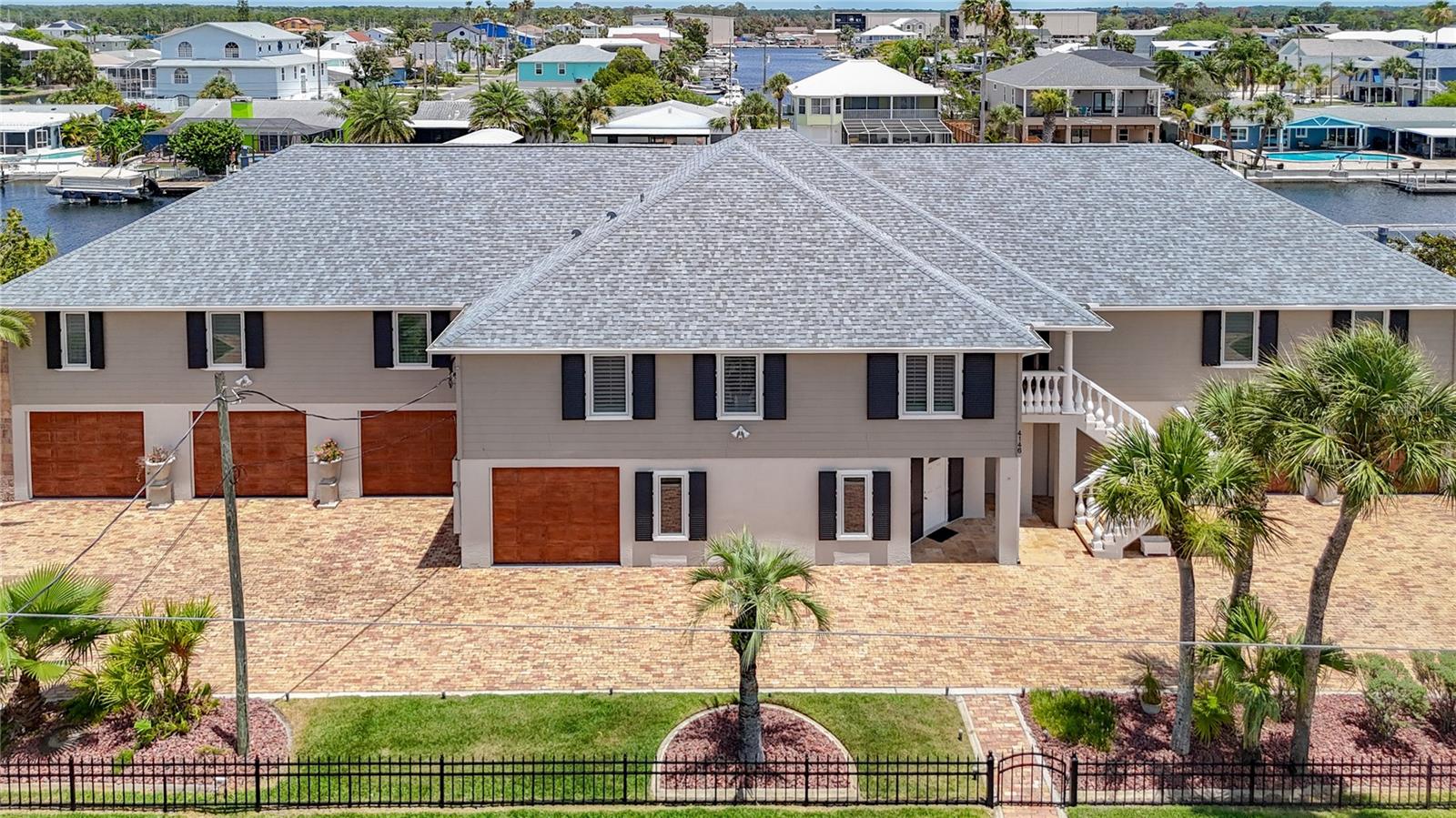 Single Family Residence em HERNANDO BEACH, FL - Daniel Dourado