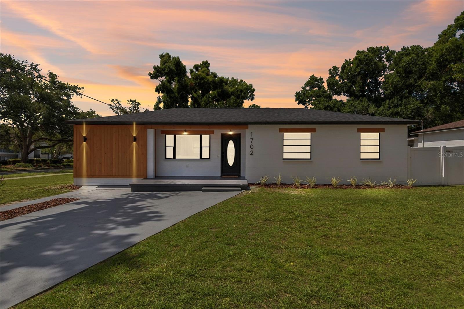 Single Family Residence in TAMPA, FL - Daniel Dourado