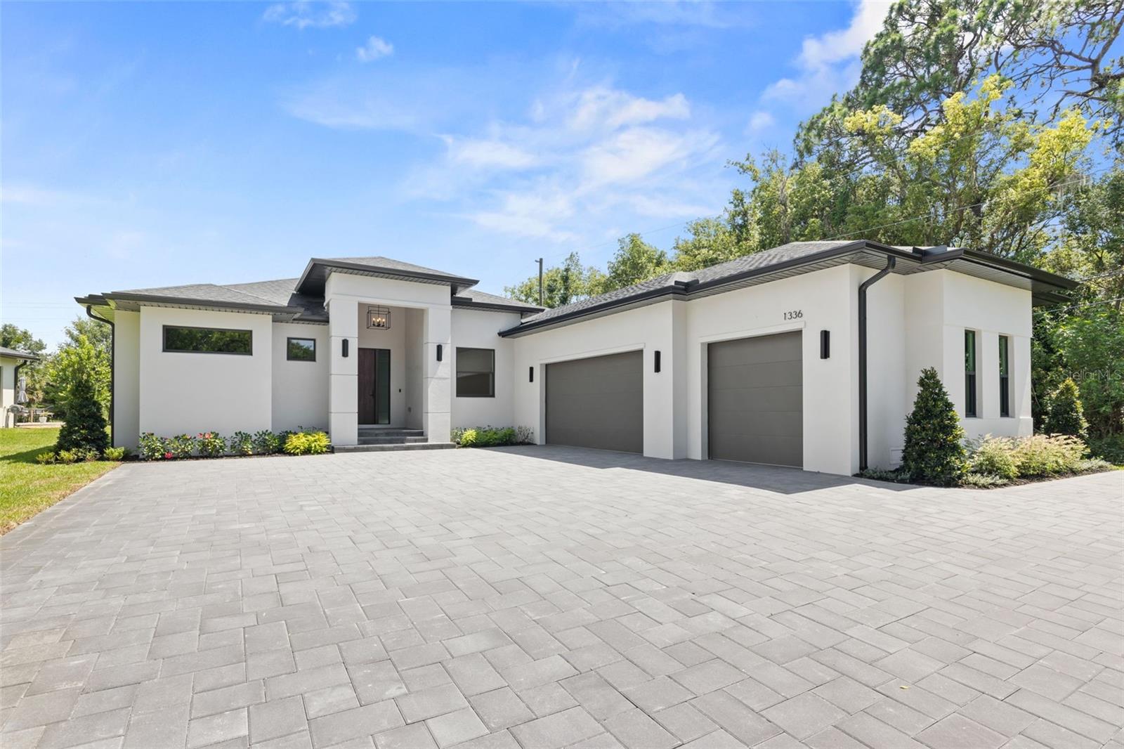 Single Family Residence in TARPON SPRINGS, FL - Daniel Dourado