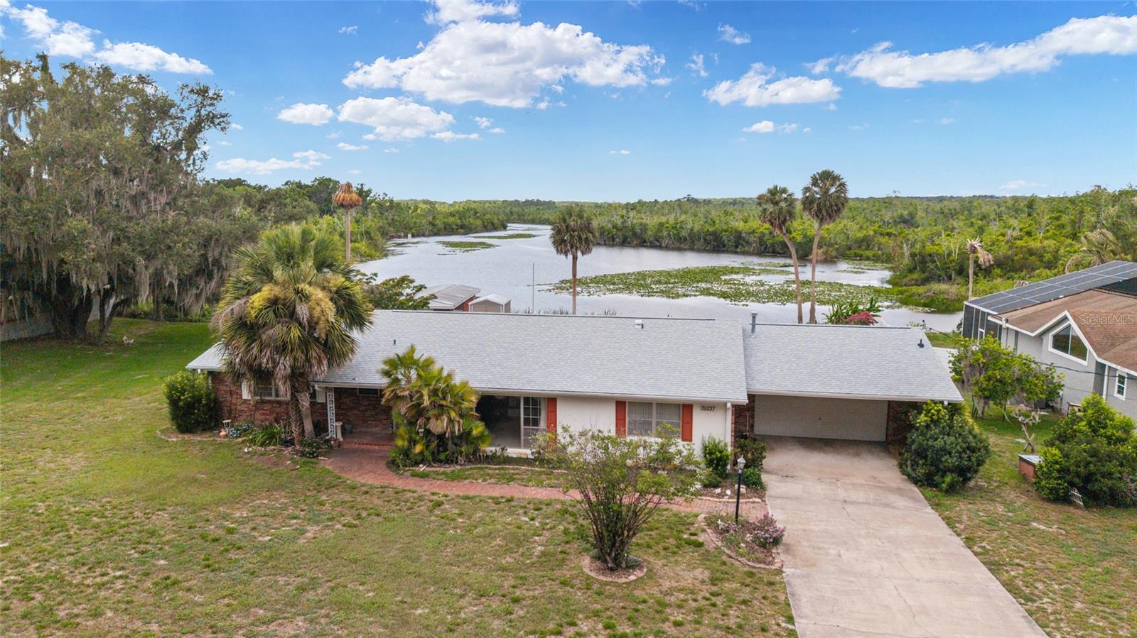 Single Family Residence em FRUITLAND PARK, FL - Daniel Dourado