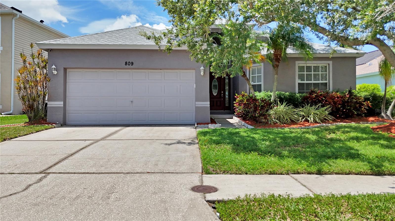 Single Family Residence in ST PETERSBURG, FL - Daniel Dourado