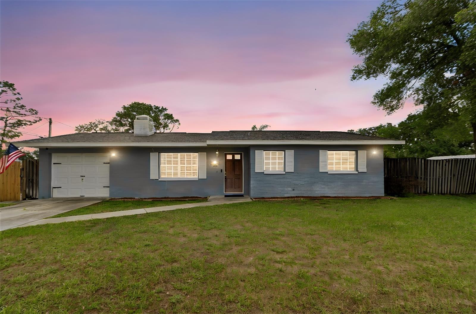 Single Family Residence in ZEPHYRHILLS, FL - Daniel Dourado
